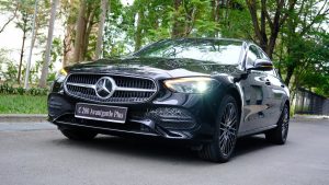 Mercedes C200 Plus với gói thiết kế ngoại thất Avantgarde sang trọng, hiện đại.