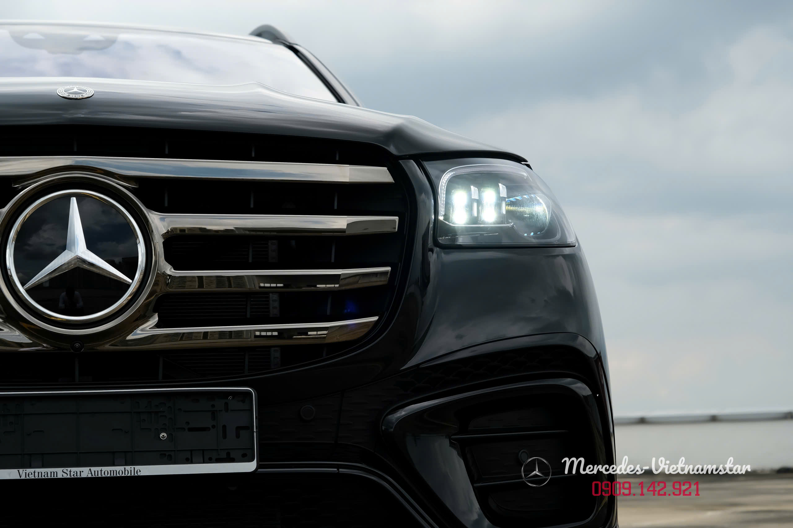 Mercedes-Benz GLS 450 Edition 30 44 Cụm đèn pha MULTIBEAM LED thông minh của GLS 450 Edition 30.