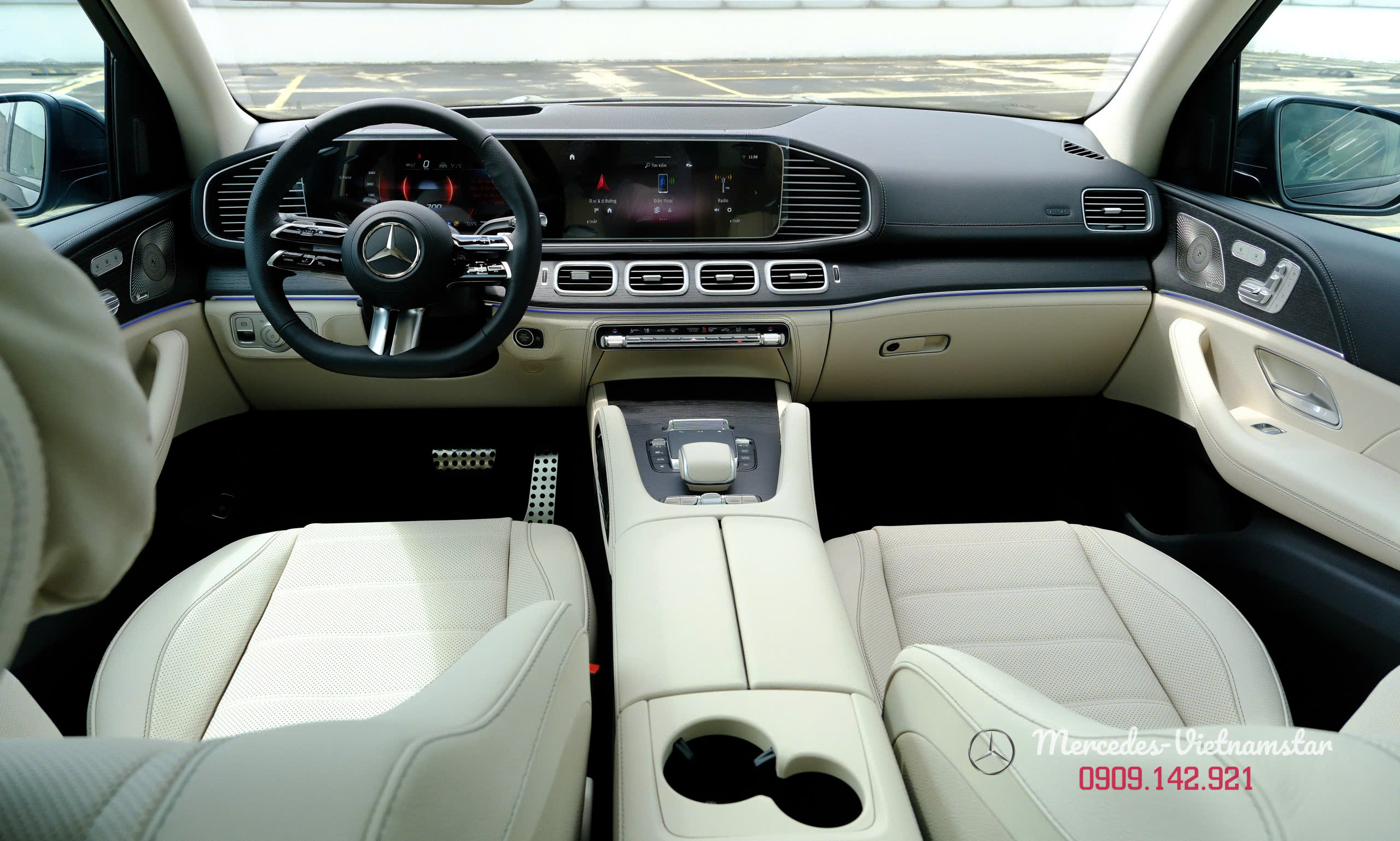 Mercedes-Benz GLS 450 Edition 30 27 Bảng điều khiển trung tâm ốp gỗ cao cấp của GLS 450 Edition 30.