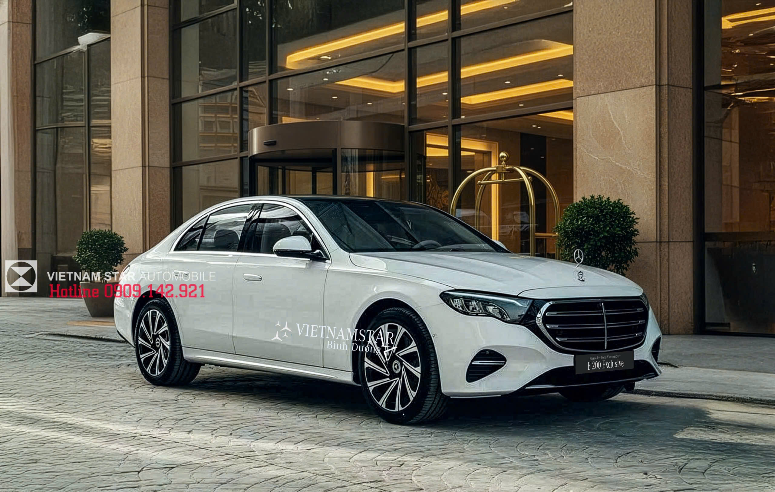 E 200 Exclusive Class All New 2025 7 logo ngôi sao ba cánh thiết kế đứng kiêu hãnh trên nắp capo mercedes e 200 exclusive