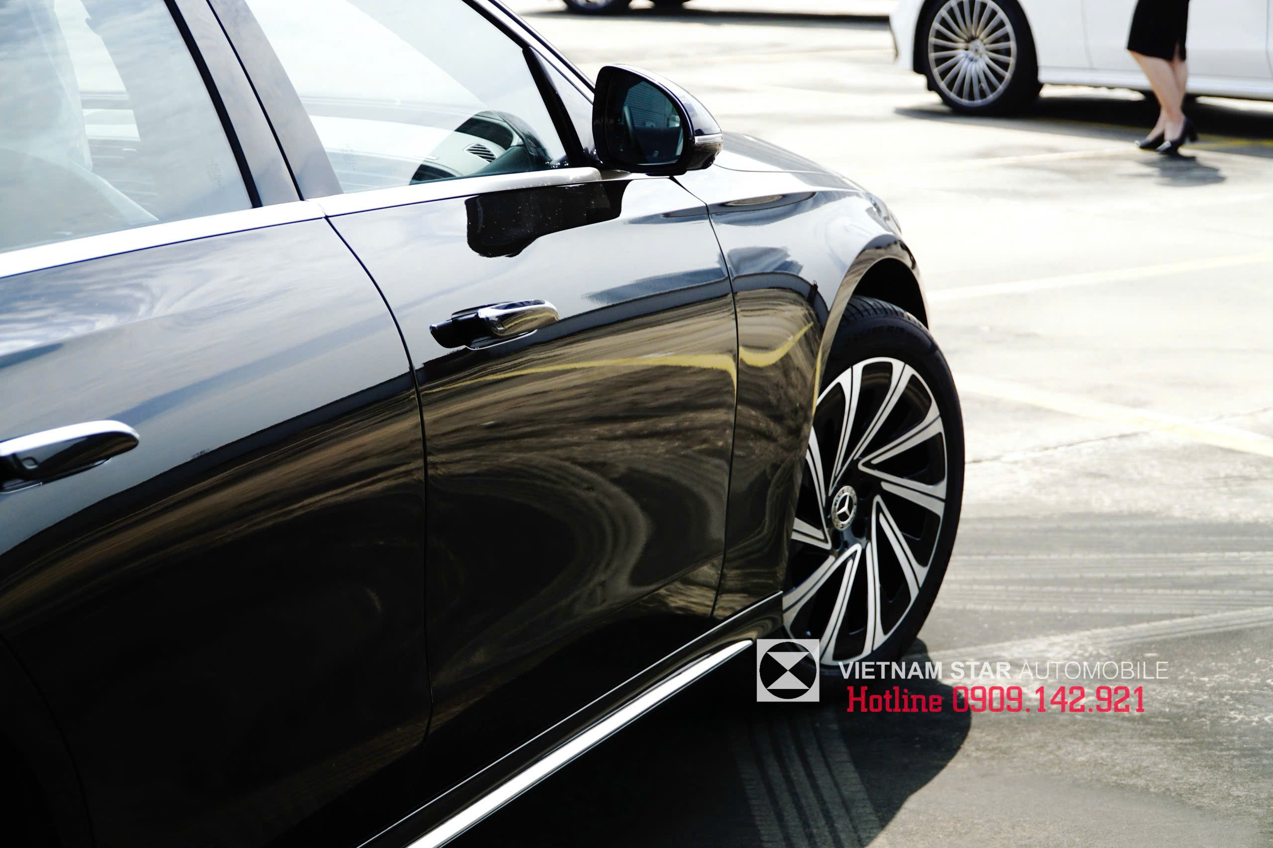 E 200 Exclusive Class All New 2025 10 mâm hợp kim 19-inch 10 chấu thiết kế exclusive của mercedes e 200 2025