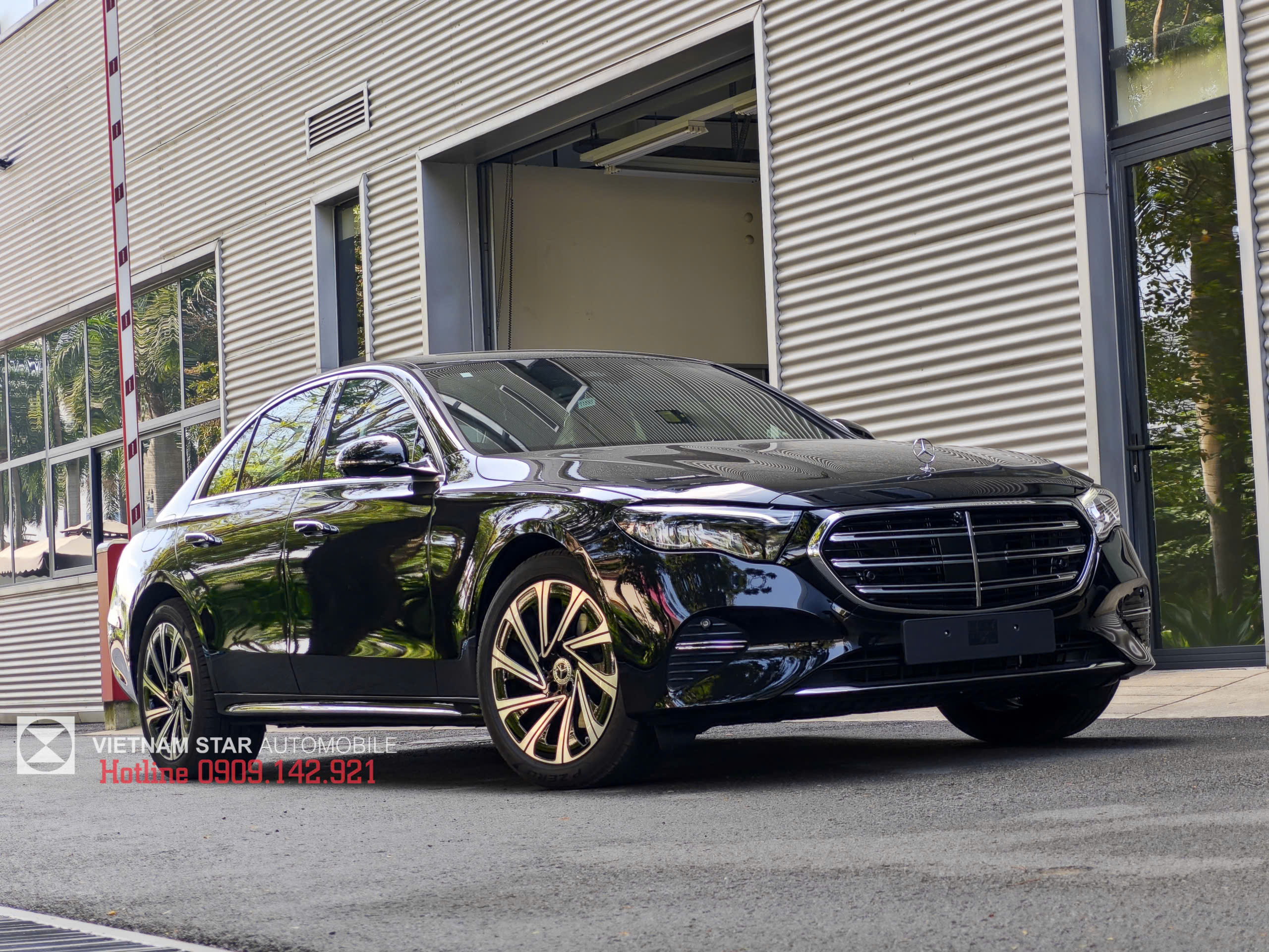 E 200 All New 2025 20 Thiết kế ngoại thất sang trọng của Mercedes-Benz E 200 Exclusive