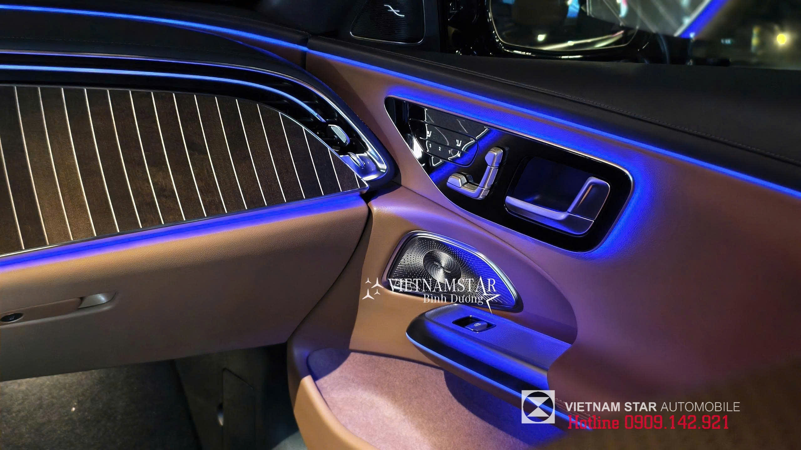 E200 Exclusive All New Màu Trắng Nội Thất Nâu 25 Chi tiết âm thanh vòm Burmester® 4D trong nội thất E200 All New.