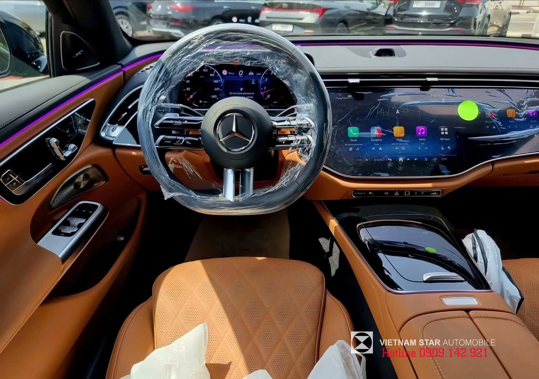 E 300 AMG All New 9 khoang lái e300 amg với Màn hình MBUX Superscreen 3 màn hình tích hợp Trí tuệ Nhân tạo