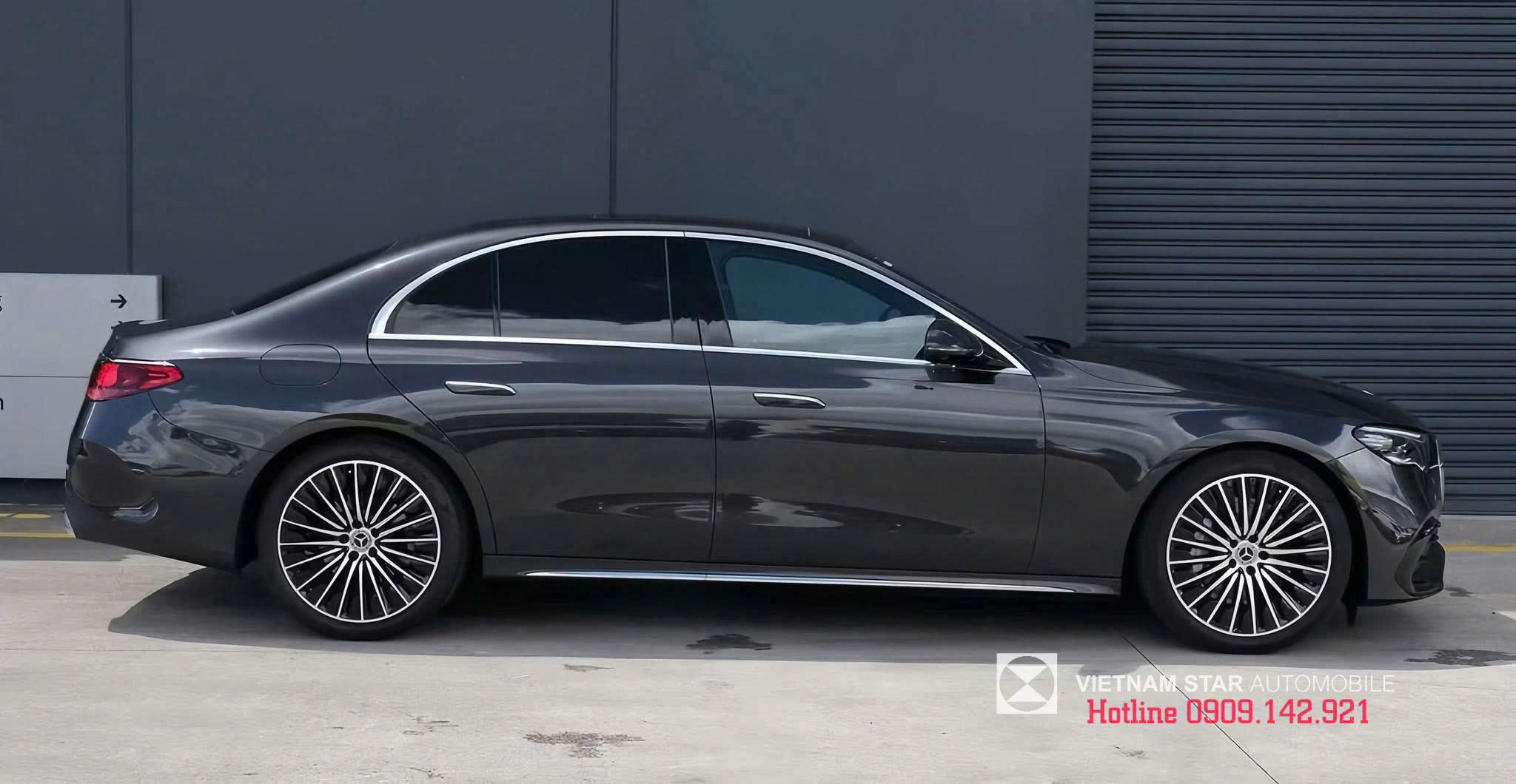 E 300 AMG All New 6 mercedes e 300 amg 2025 all new màu đen thiết kế thể thao mạnh mẽ