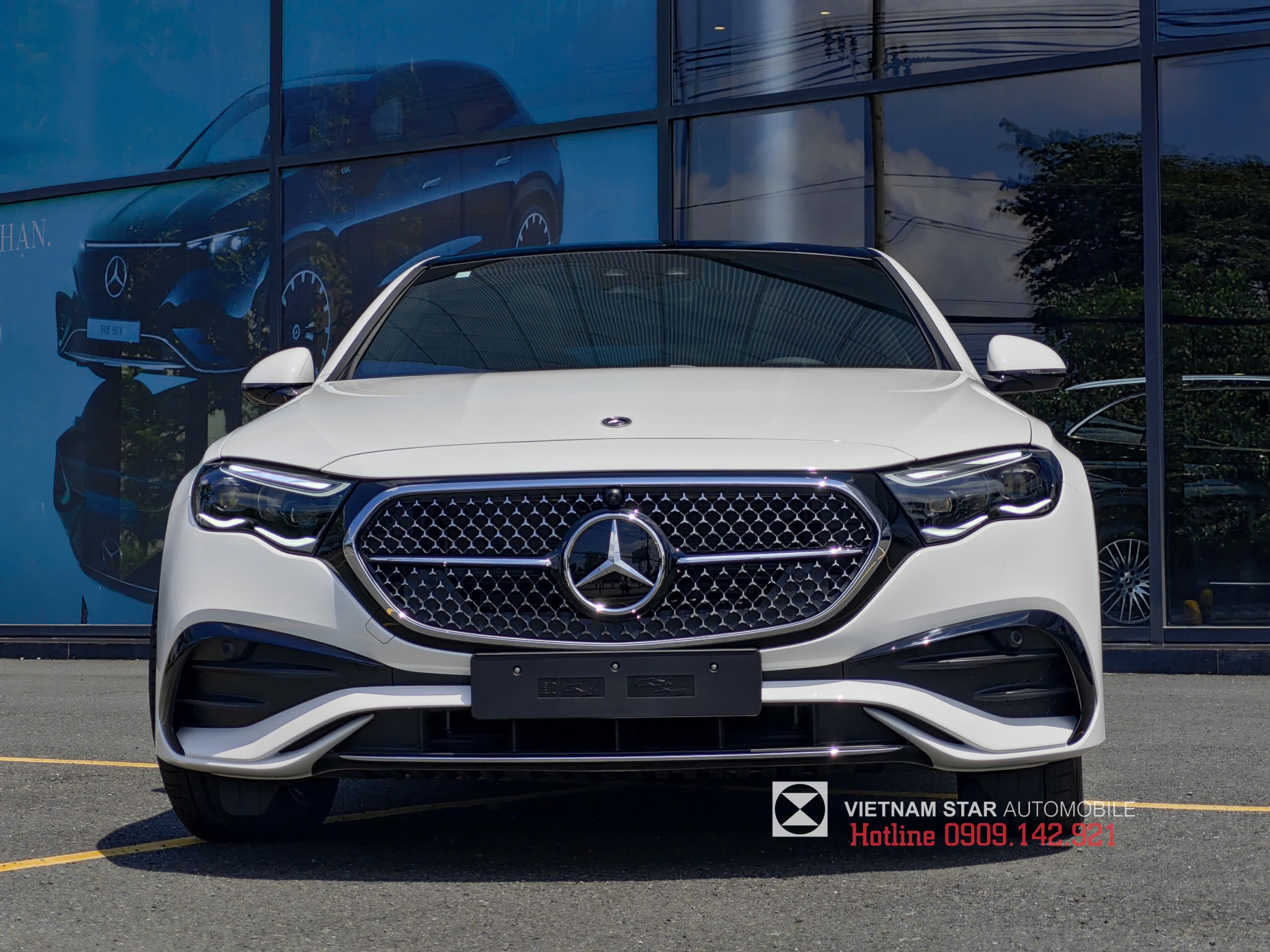 E 300 AMG 2025 "All New" 12 sedan hạng sang mercedes e300 amg 2025 thế hệ mới lưới tản nhiệt sao 3d