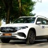 Mercedes EQB 250 Plus 2025 màu trắng tổng thể, thiết kế hiện đại.
