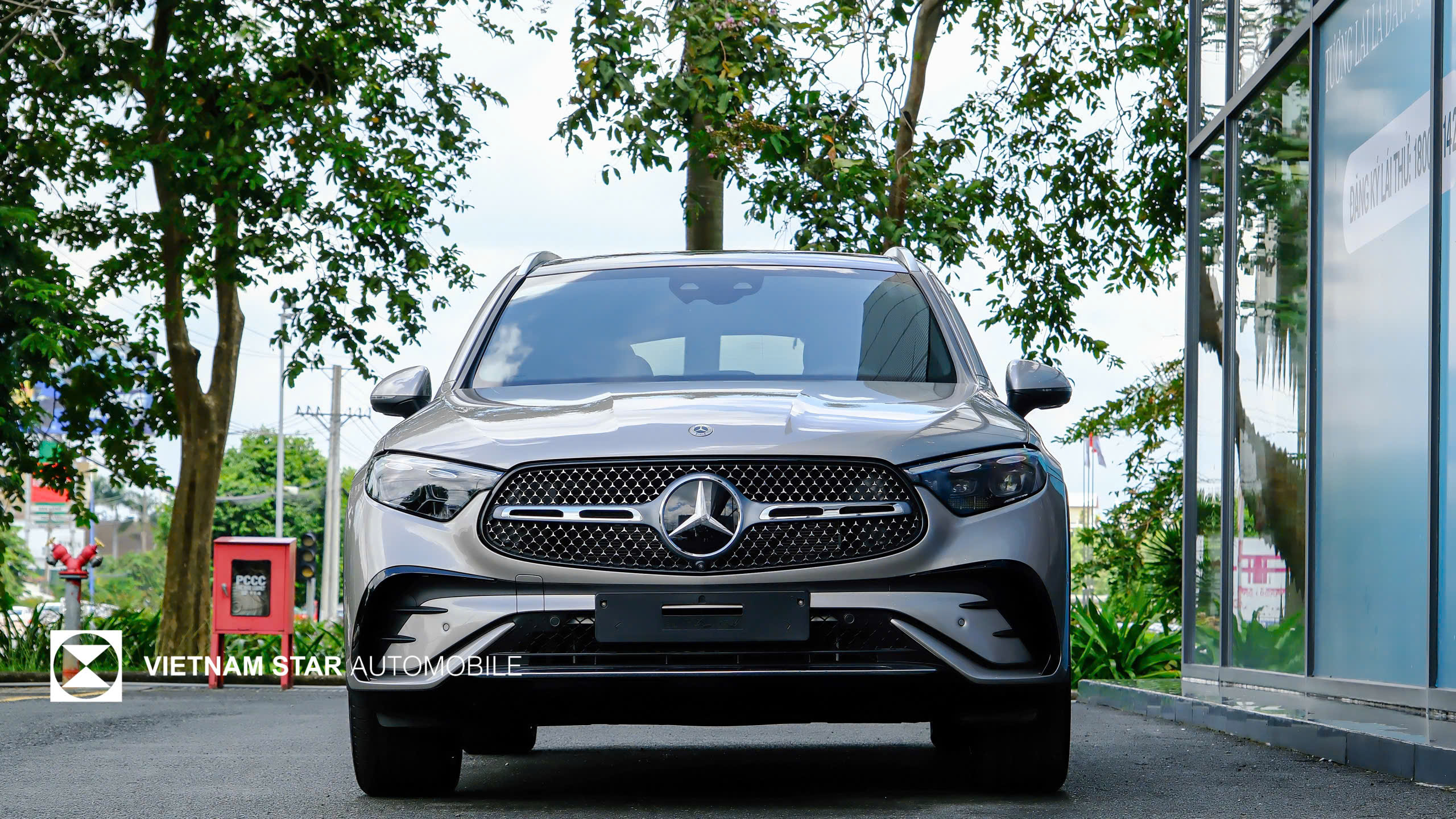 Mercedes-Benz GLC 300 2025 16 cụm đèn pha digital light sắc nét trên glc 300 2025 thế hệ mới