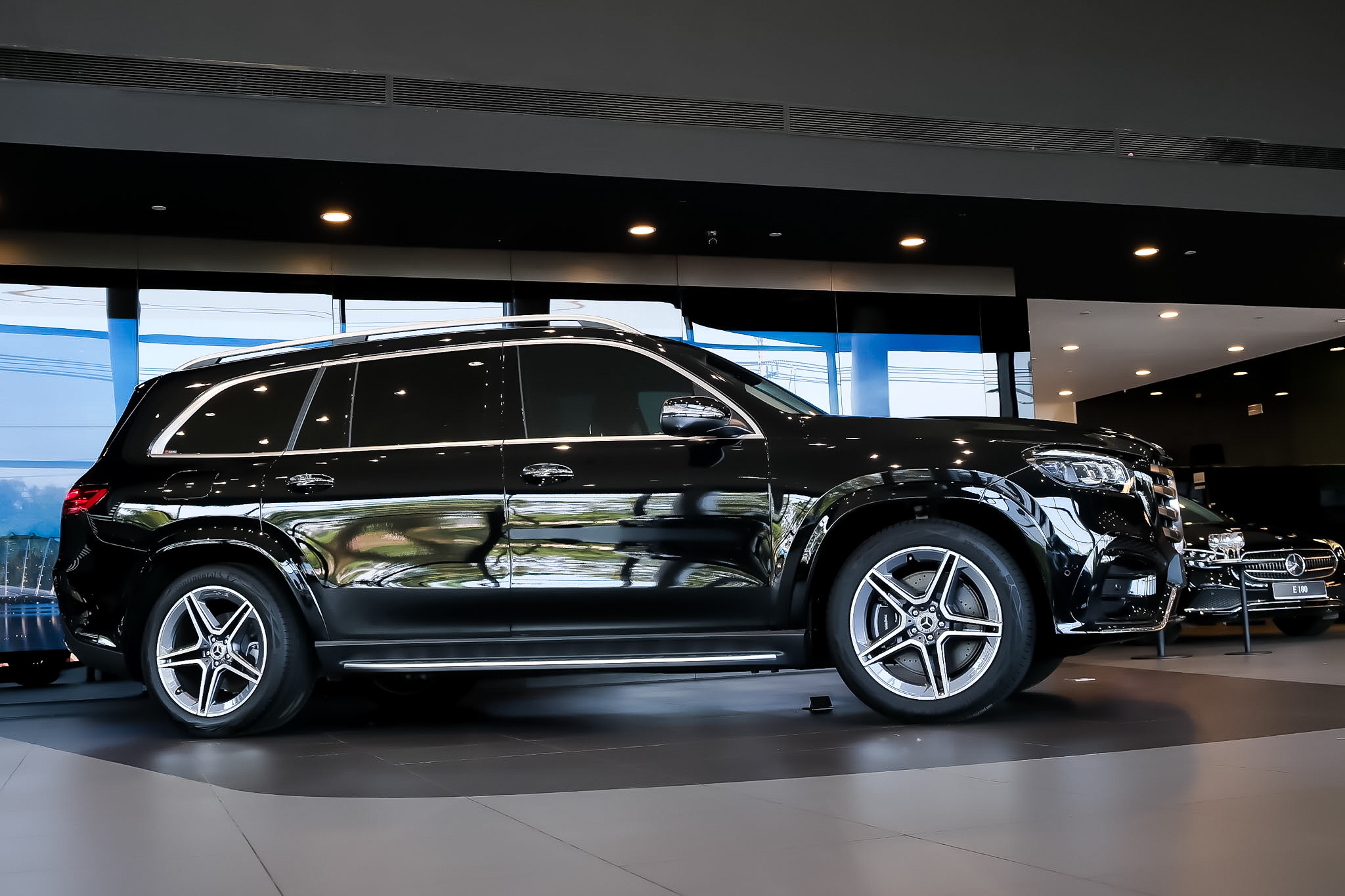 GLS450-Facelift-showroom-2 GLS450 Facelift showroom 2