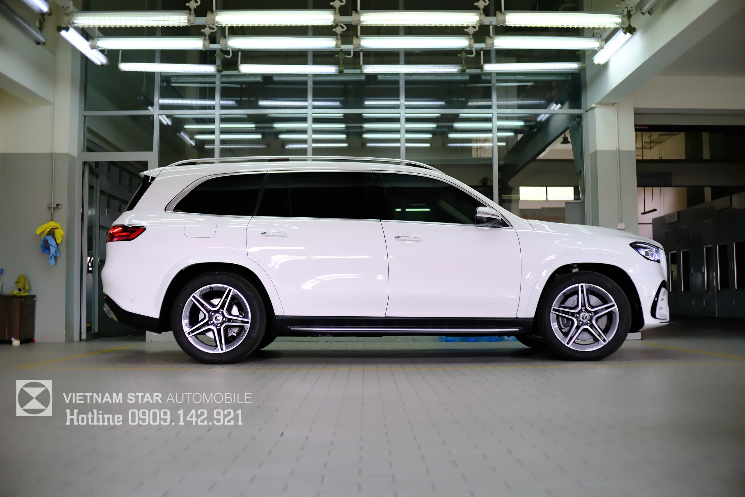 SUV hạng sang 7 chỗ Mercedes GLS 450 4MATIC 2025 phiên bản nâng cấp giữa vòng đời (Facelift).