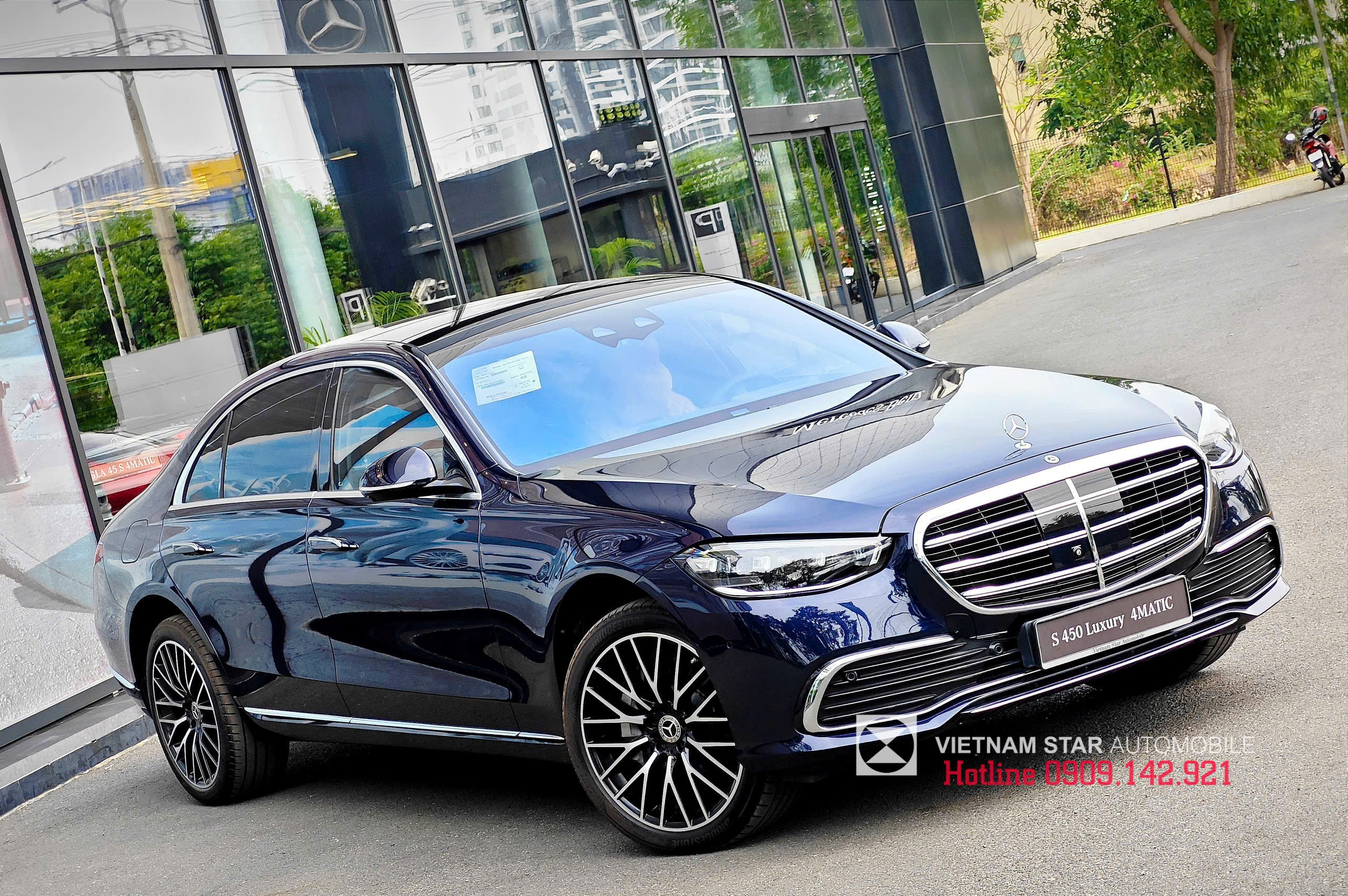 Cụm đèn pha DIGITAL LIGHT thông minh nhất thế giới trên S 450 Luxury.