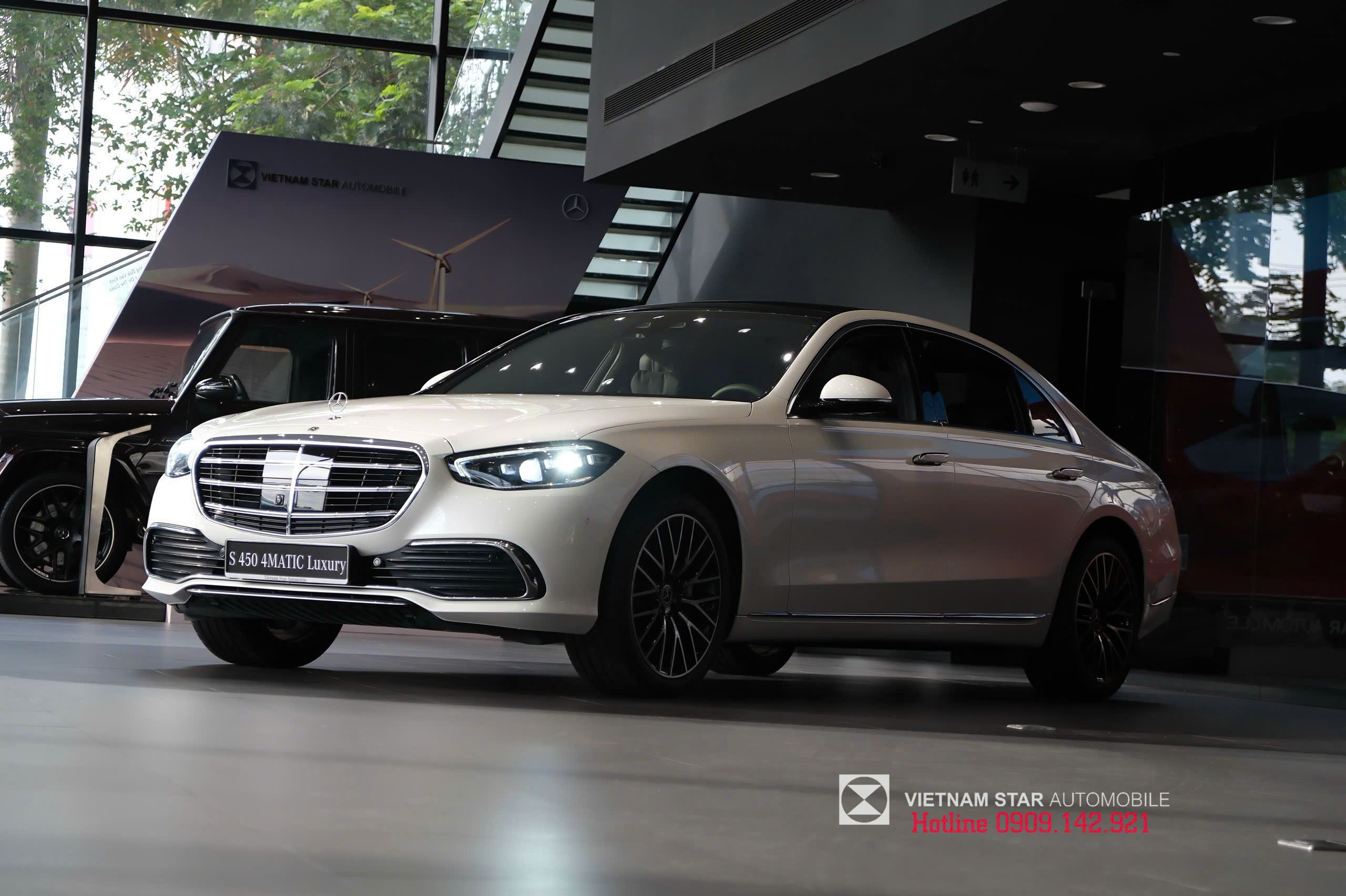 Cụm đèn pha DIGITAL LIGHT thông minh nhất thế giới trên S 450 Luxury.