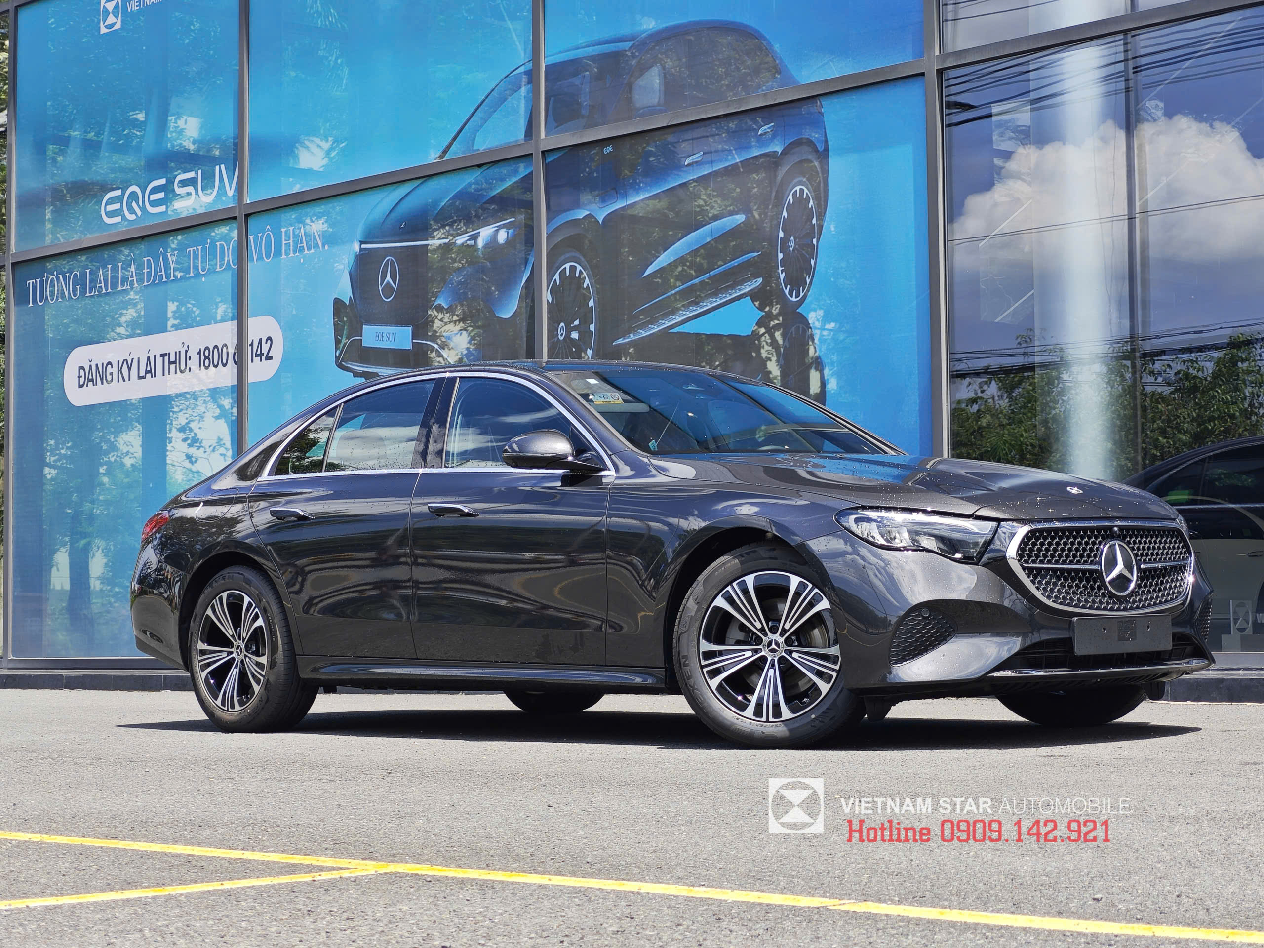 Mercedes-Benz E Class All New 2025 11 góc chụp 3/4 xe e200 avangarde