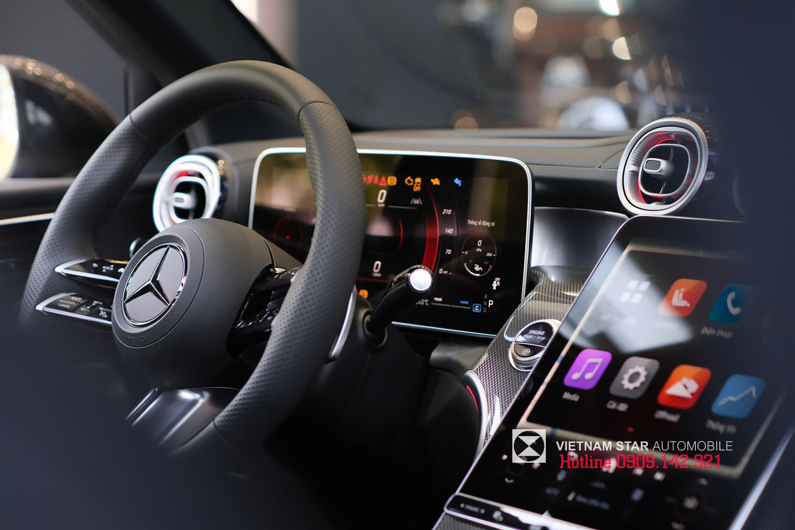 Mercedes-Benz GLC 300 2025 20 vô lăng thể thao 3 chấu bọc da nappa amg và các phím điều khiển cảm ứng