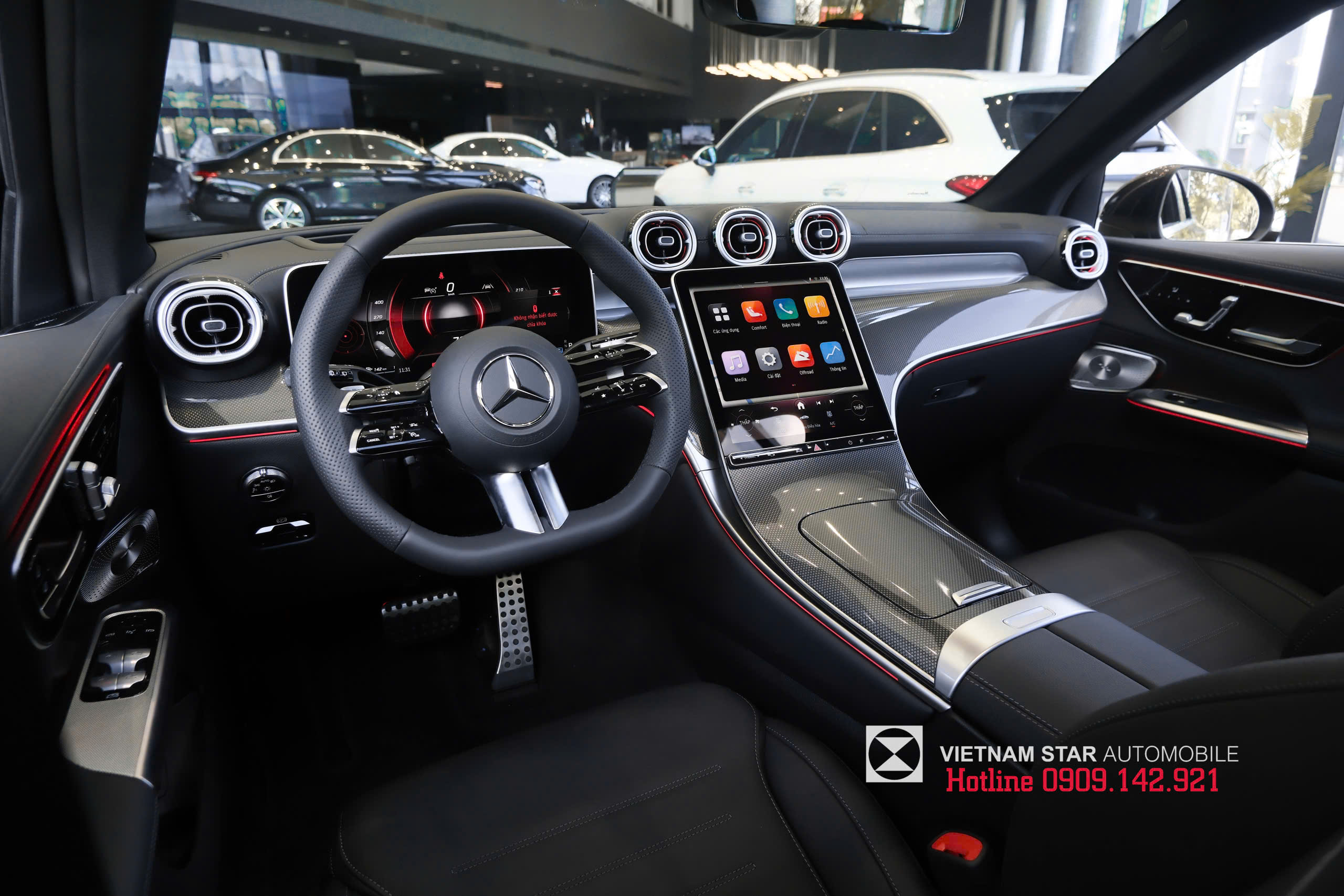 Mercedes-Benz GLC 300 2025 12 nội thất mercedes glc 300 2025 bọc da artico và vân carbon cao cấp