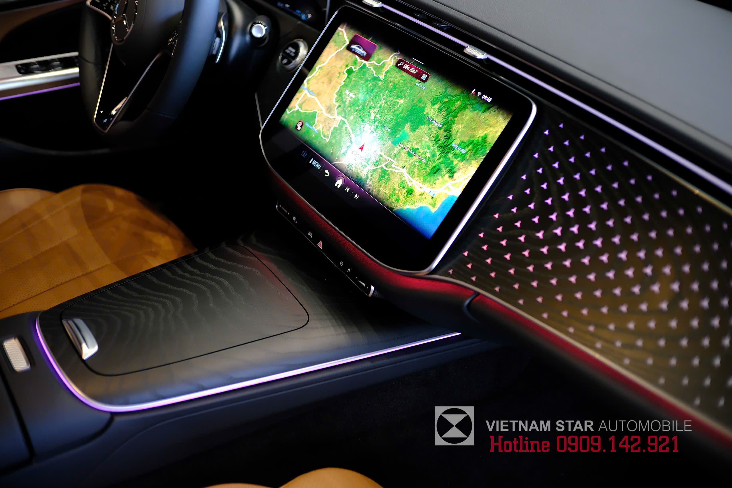 Mercedes-Benz E 200 Avantgarde 21 khoang lái e200 avantgarde màn hình trung tâm MBUX 14.4-inch và màn hình người lái 12.3-inch