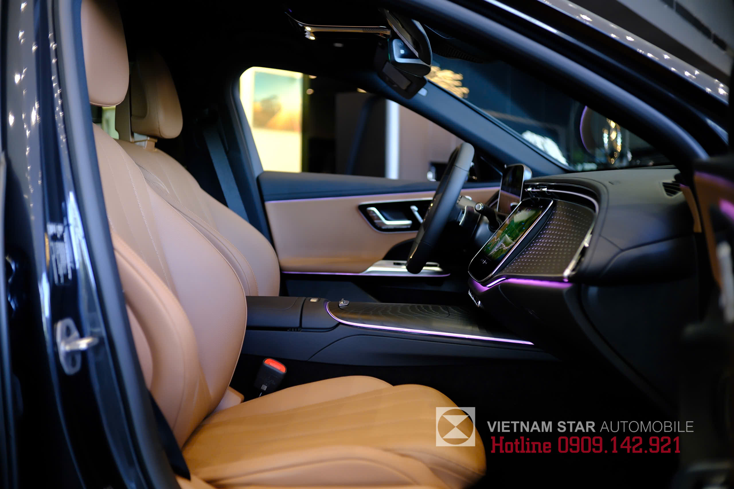 Mercedes-Benz E 200 Avantgarde 14 nội thất mercedes e 200 avantgarde 2025 bọc da ARTICO và da lộn MICROFIBER