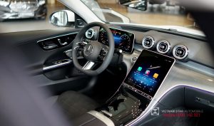 Mercedes-Benz C 300 AMG 7 noi that c300 amg mau den 11