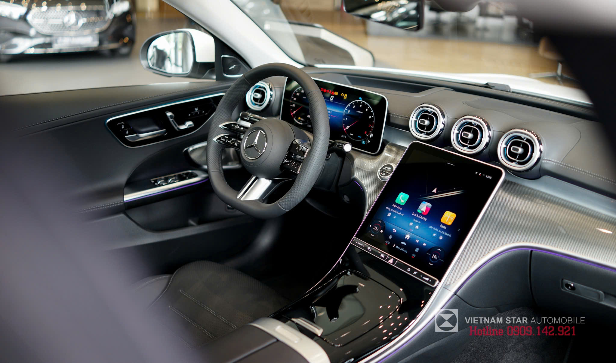 noi-that-c300-amg-mau-den-11 noi that c300 amg mau den 11