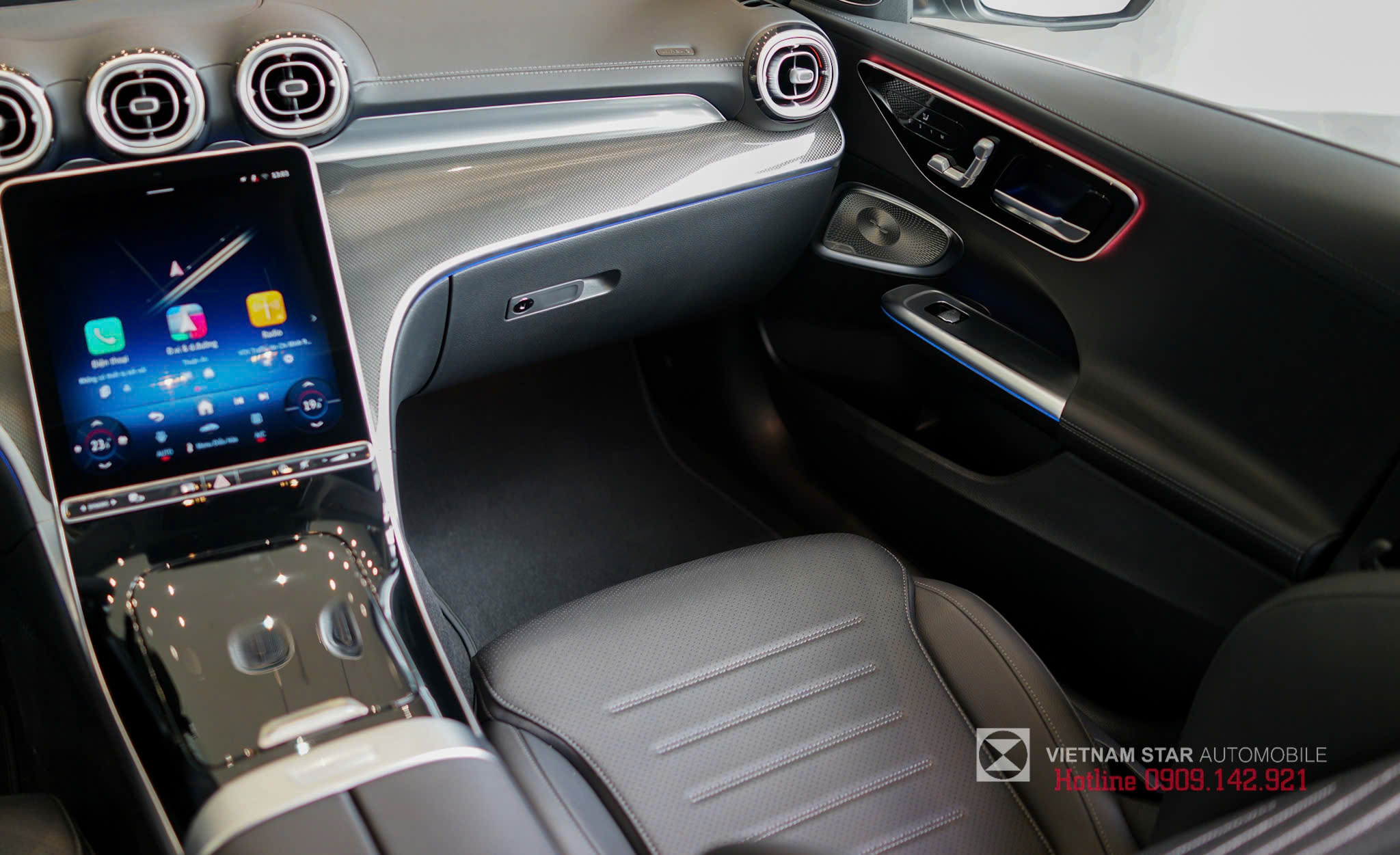 Mercedes-Benz C 300 AMG 20 Hệ thống sưởi ghế trước (Heated seats) tiện nghi, phù hợp với mọi điều kiện thời tiết.