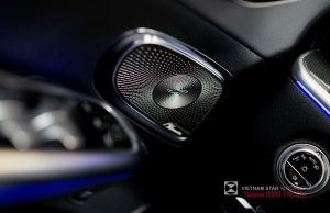 Mercedes-Benz C 300 AMG 4 noi that c300 amg mau den 18