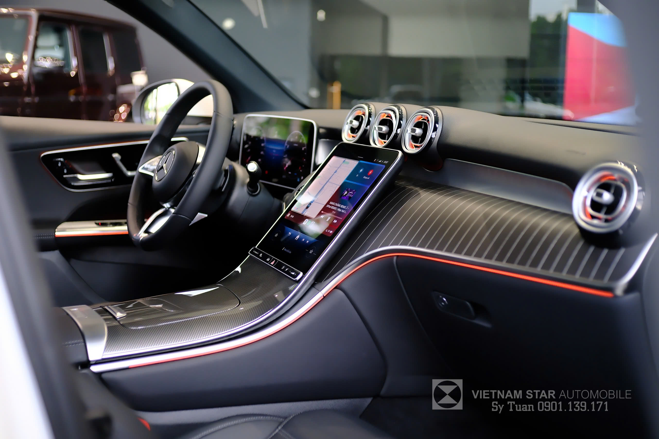 GLC 200 4Matic 2025 21 Khoang nội thất Đen bọc Da Artico trên xe GLC 200 4MATIC màu Đen.