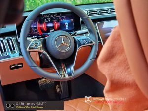 Mercedes S 450 4MATIC Luxury 2025 7 Vô lăng da Nappa 3 chấu S 450 Luxury 2025 với phím cảm ứng.