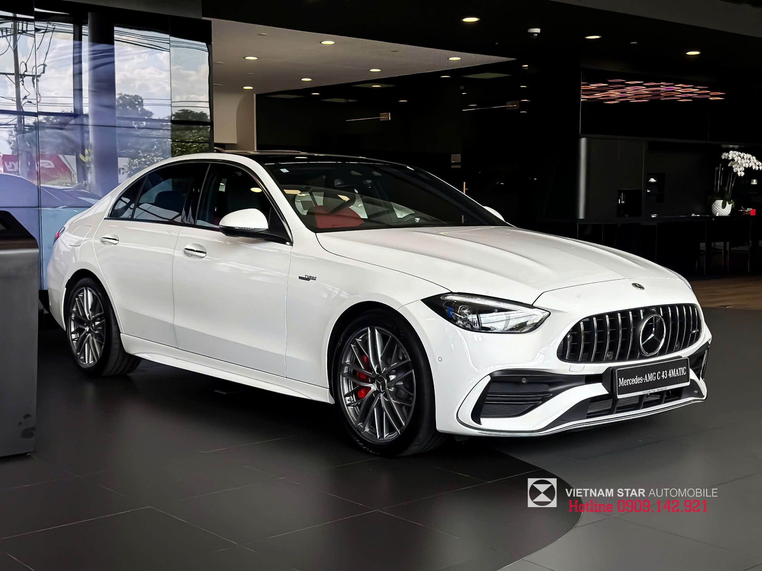 Động cơ I4 2.0L tăng áp điện tử với công nghệ EQ Boost của AMG C 43 Động cơ I4 2.0L tăng áp điện tử với công nghệ EQ Boost của AMG C 43