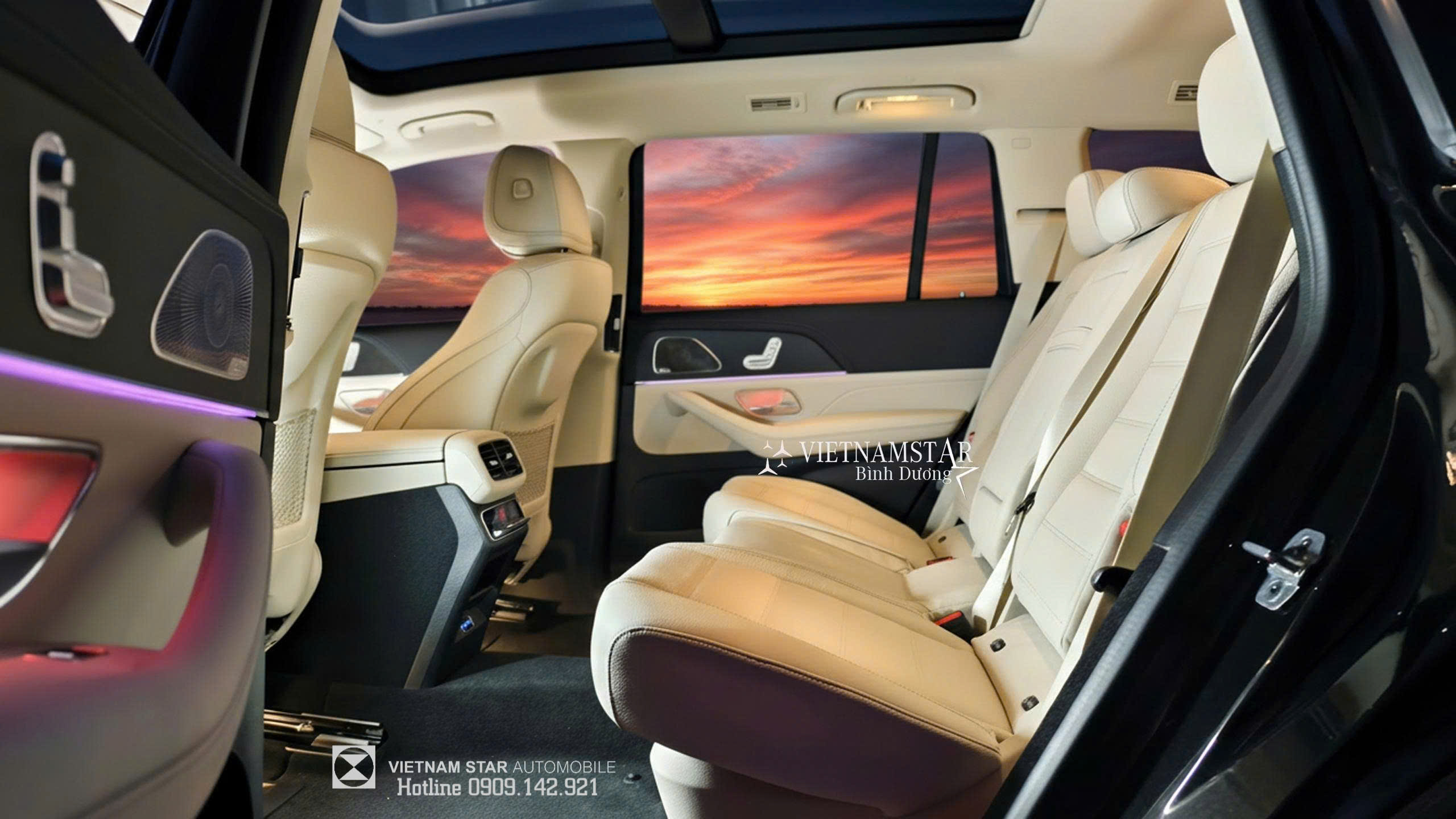 Hàng ghế thứ 2 điều chỉnh điện rộng rãi màu Be xe GLS 450