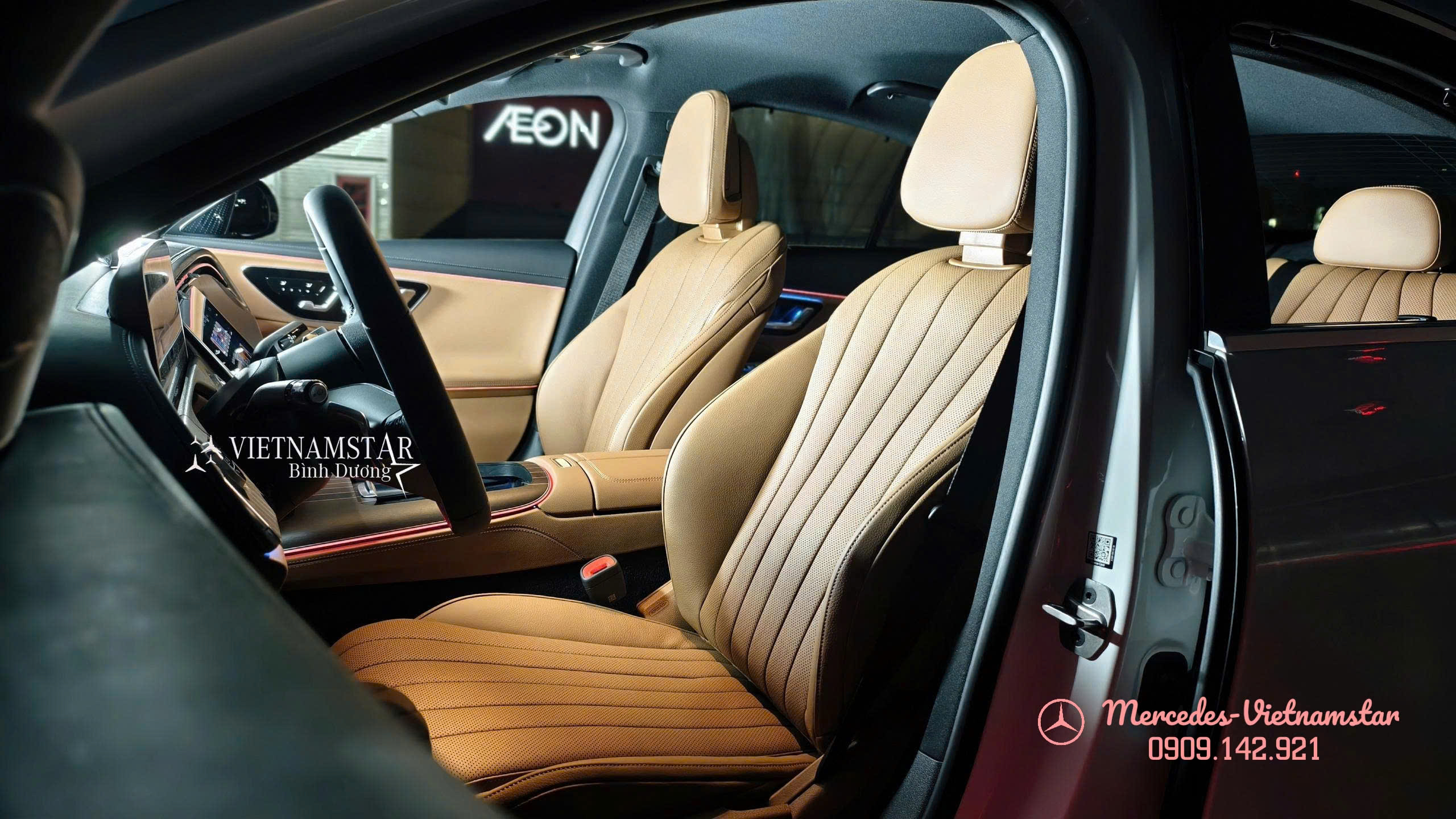 E200 Exclusive All New Màu Trắng Nội Thất Nâu 22 ghế ngồi e200 all new 2025 thoải mái và tiện nghi