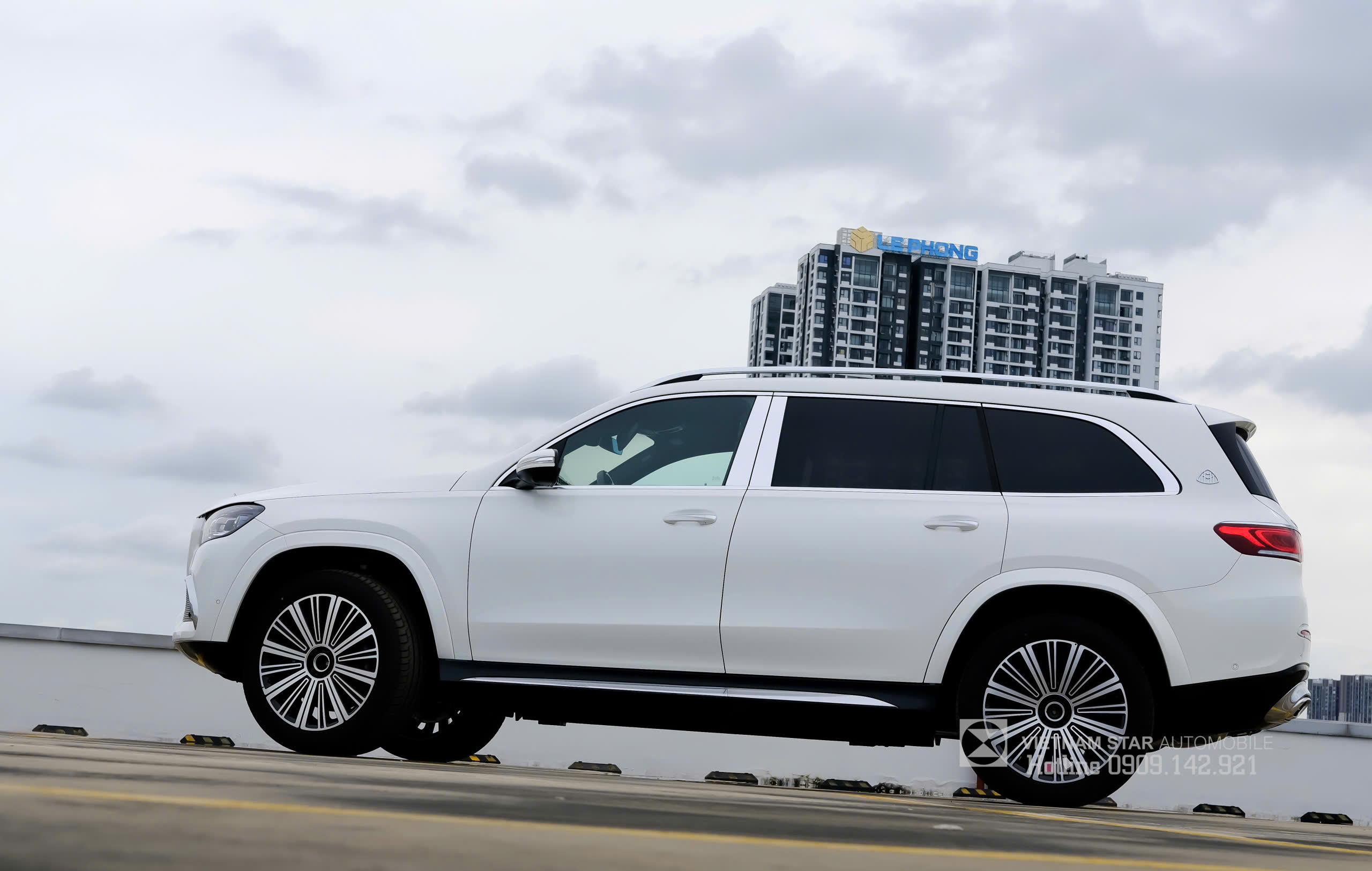 Chiếc Maybach GLS 480 2025 với thiết kế uy nghi, thể hiện đẳng cấp thượng lưu.