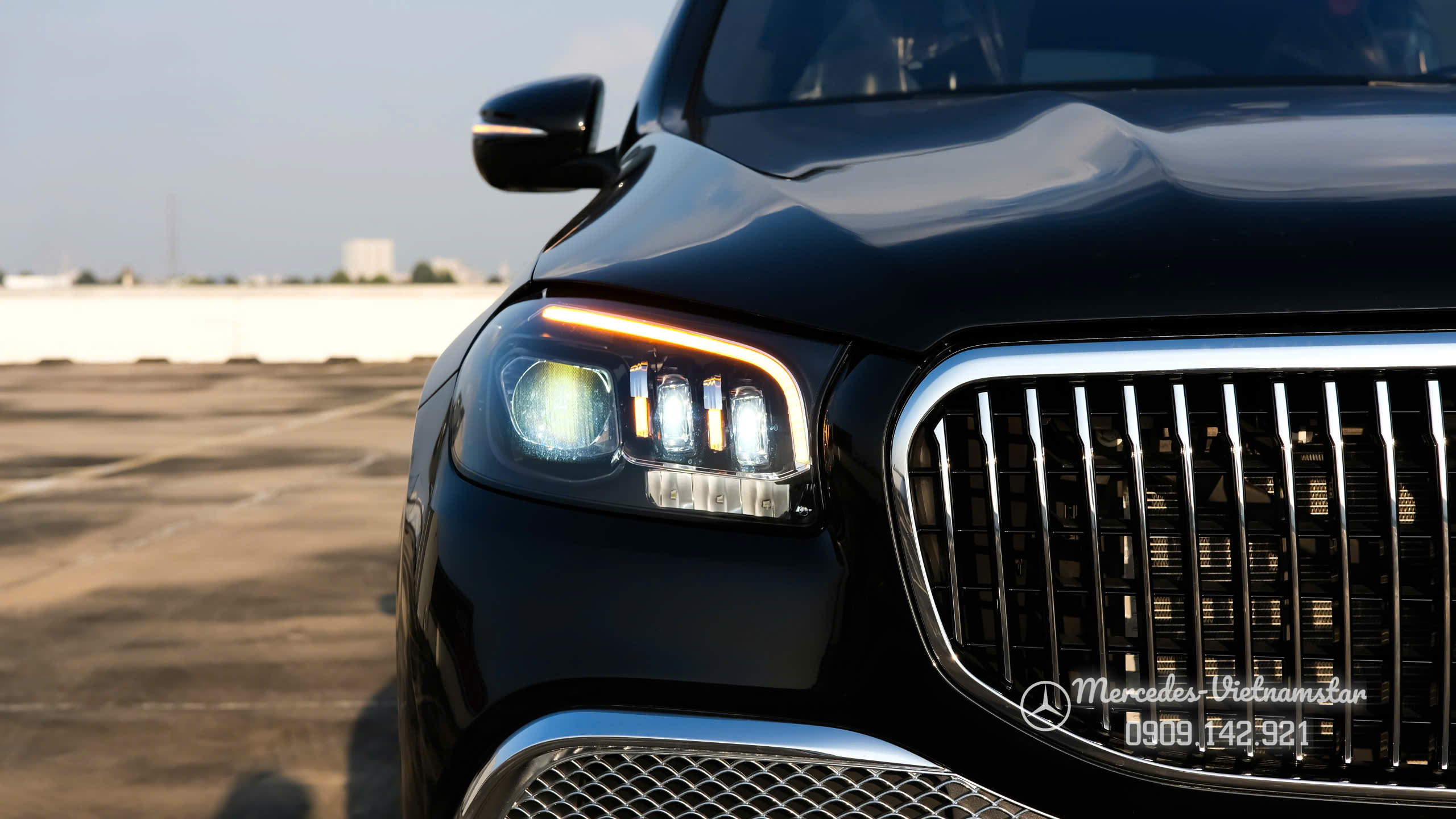Maybach GLS 480 Màu Đen Giao Ngay 15 Cụm đèn trước MULTIBEAM LED với công nghệ ULTRA RANGE Highbeam.