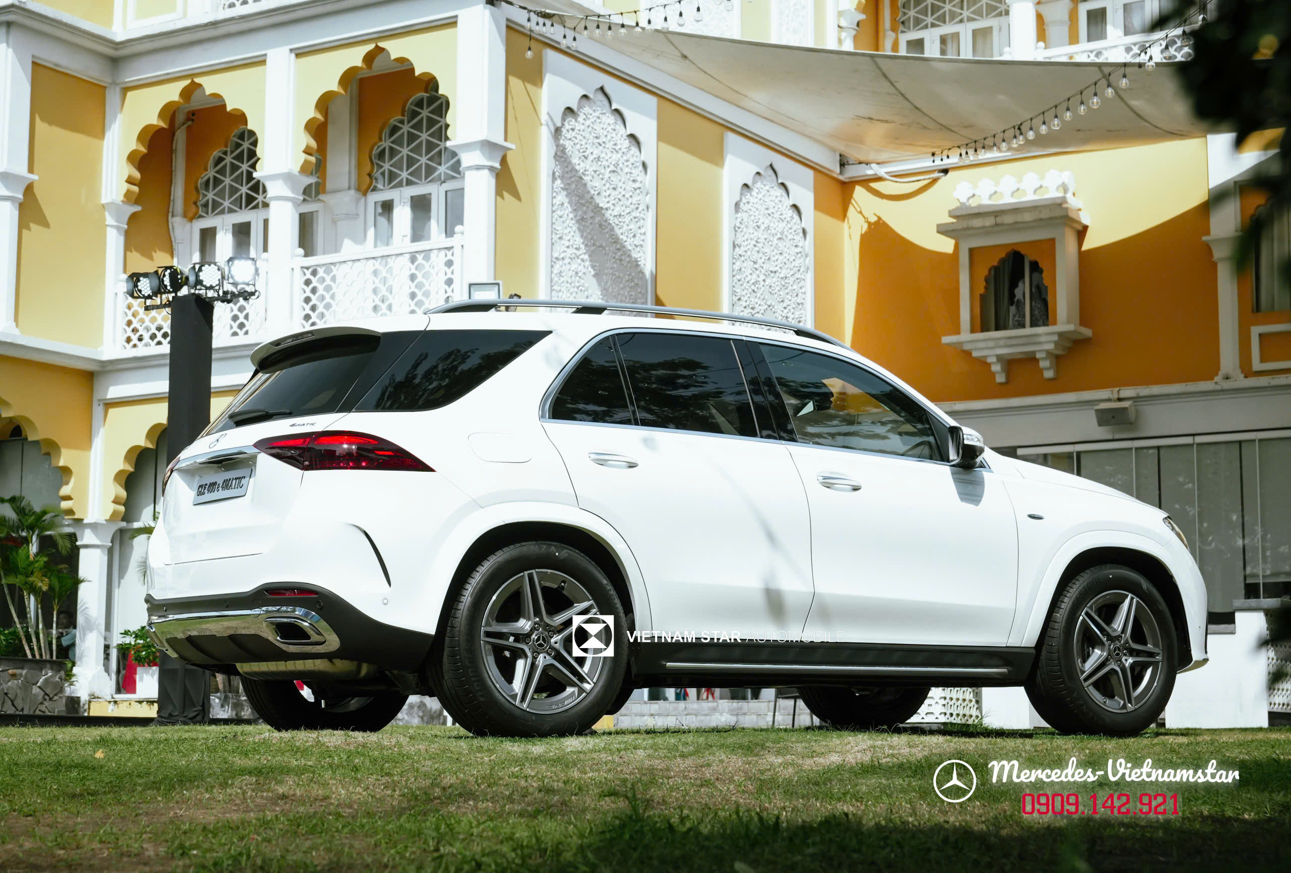 Kính xe tối màu cách nhiệt cao cấp trên Mercedes GLE400e