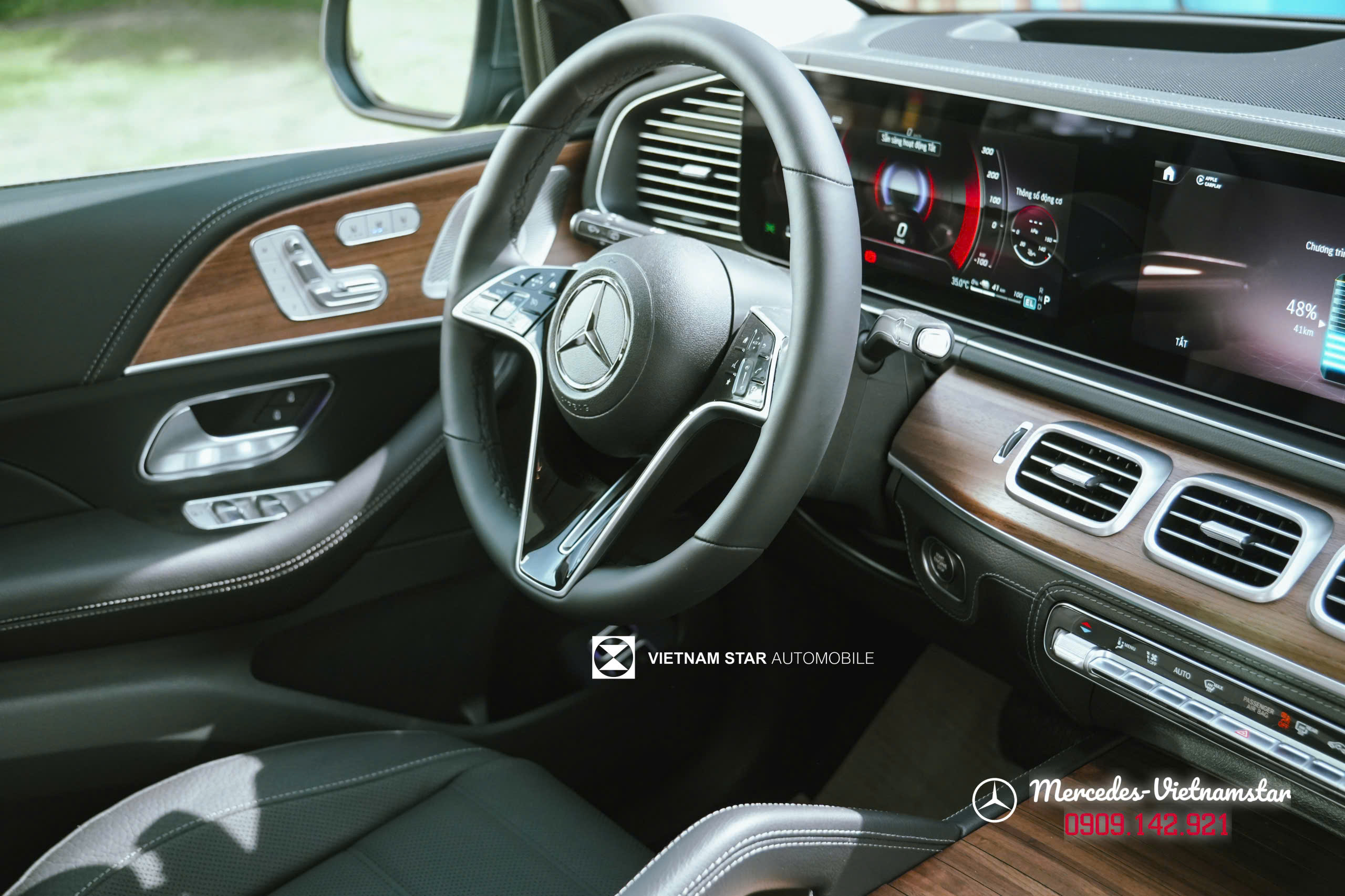 Bảng đồng hồ kỹ thuật số 12.3 inch sau vô lăng GLE400e PHEV