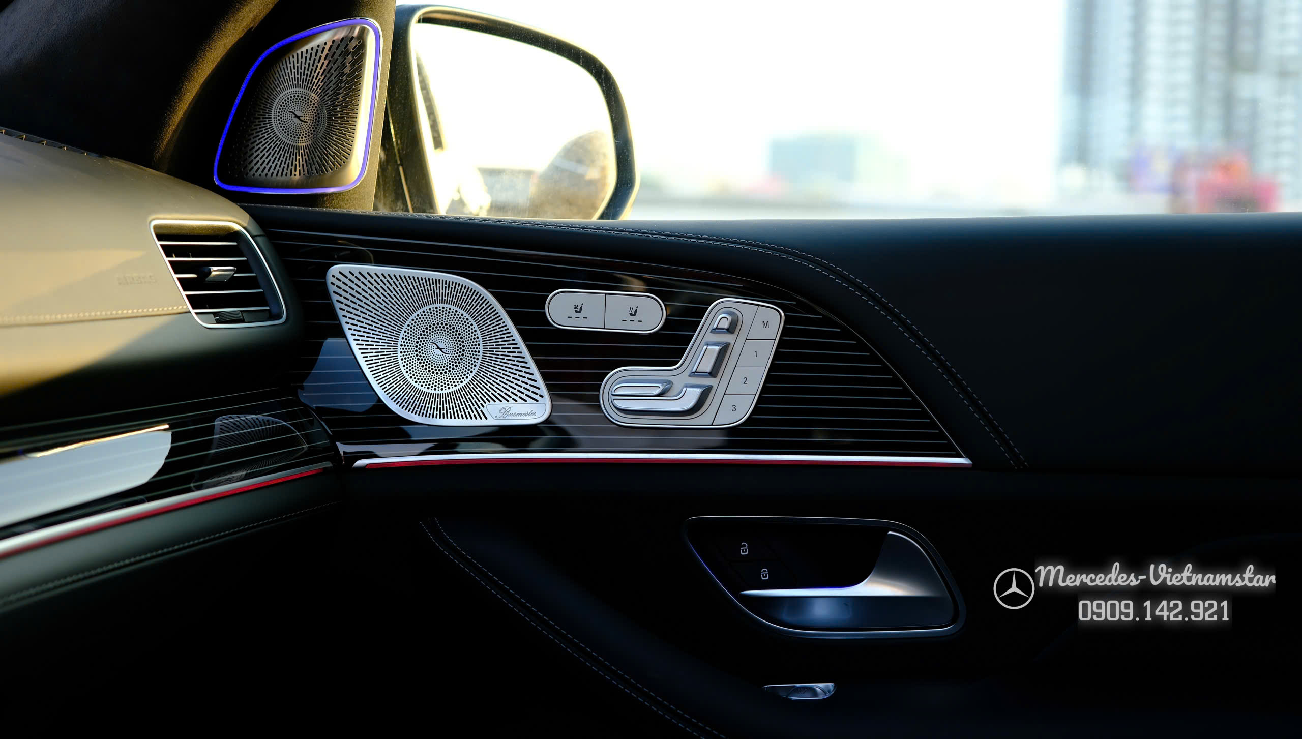 Maybach GLS 480 Màu Đen Giao Ngay 27 Công suất tối đa 1610 watt của hệ thống âm thanh Burmester.