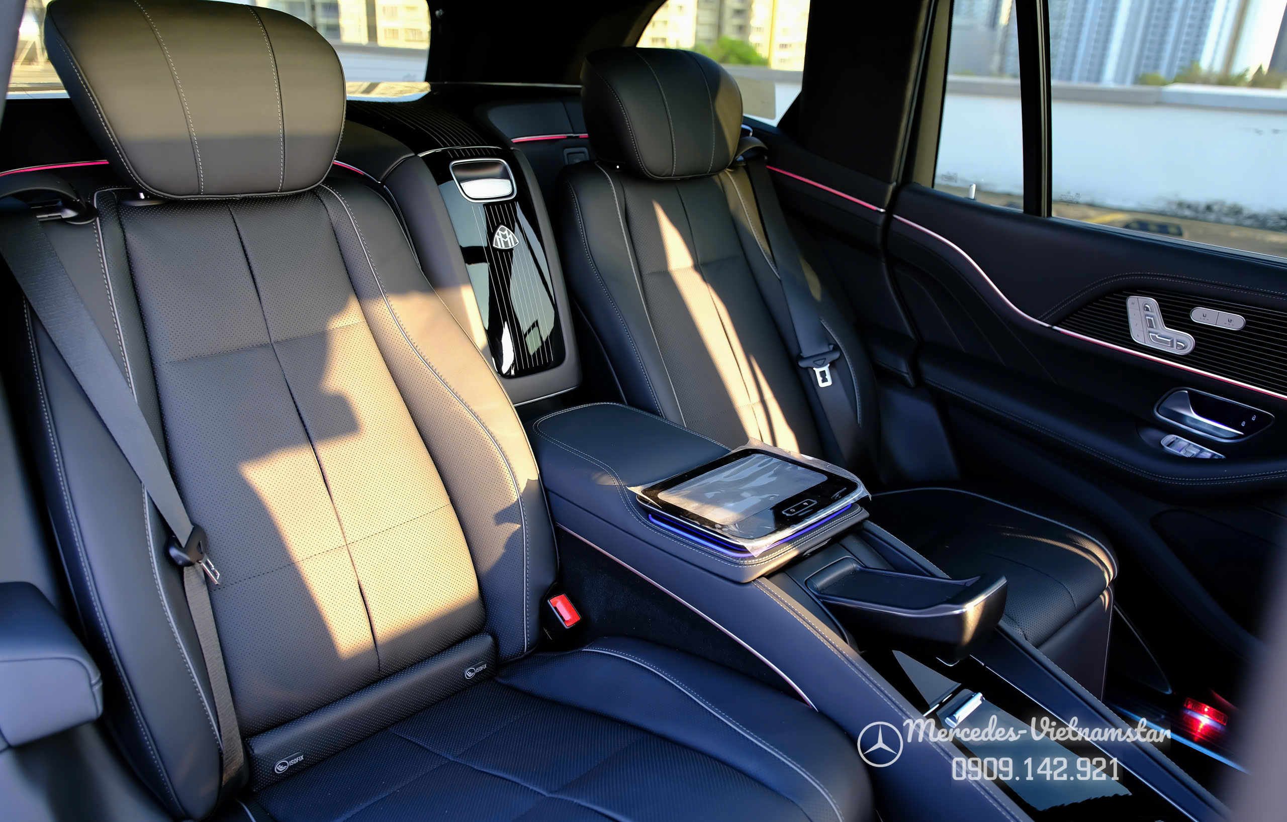 Maybach GLS 480 Màu Đen Giao Ngay 24 Hàng ghế sau tiện nghi với 4 chế độ massage và 2 cường độ tuỳ chọn.